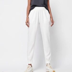 FAHERTY Women’s Arlie Jogger White Size XXL Tencel Linen Cotton